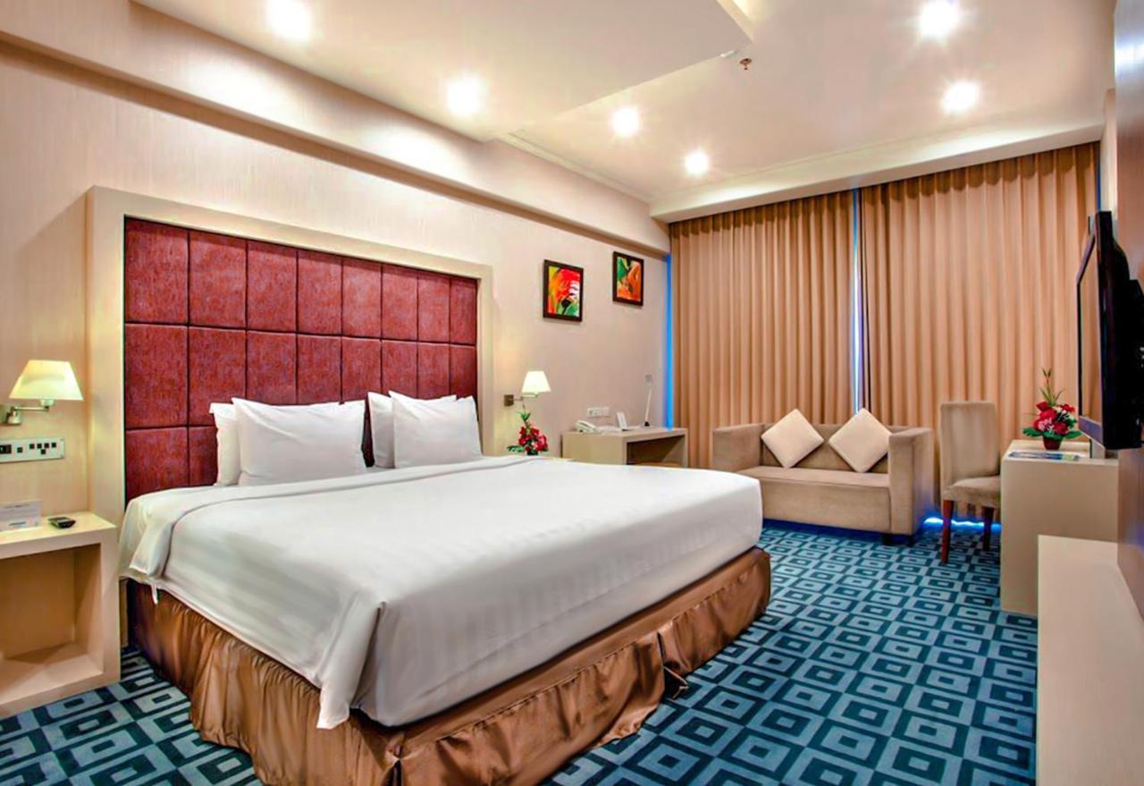 Surabaya Suites Hotel Powered By Archipelago Exteriér fotografie